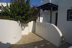 Prokopios Cottage Cycladic Home a Walk to Beach
