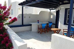 Prokopios Cottage Cycladic Home a Walk to Beach