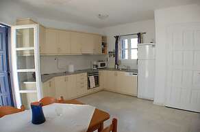 Prokopios Cottage Cycladic Home a Walk to Beach