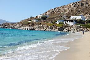 Prokopios Cottage Cycladic Home a Walk to Beach