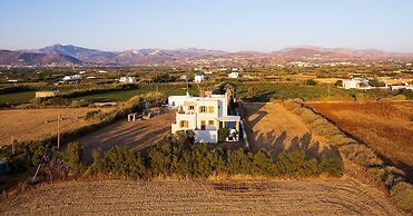 Villa Billia Cheerful 4 Bedroom Home w Ocean View