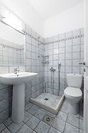 Villa Billia Cheerful 4 Bedroom Home w Ocean View