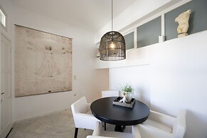B4 Cycladic Home for 6 by the Beach