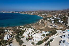 B4 Cycladic Home for 6 by the Beach