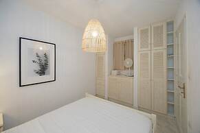 B4 Cycladic Home for 6 by the Beach