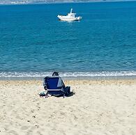 B4 Cycladic Home for 6 by the Beach