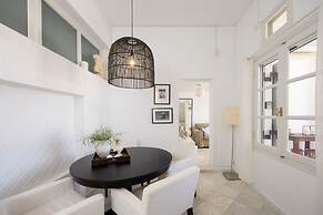 B4 Cycladic Home for 6 by the Beach