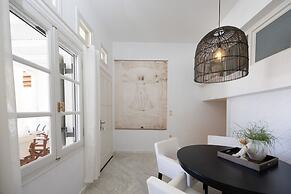 B4 Cycladic Home for 6 by the Beach