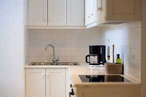 B4 Cycladic Home for 6 by the Beach