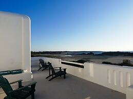 Glyfada CN Cheerful 5 Bedroom Home on the Beach