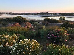 Glyfada CN Cheerful 5 Bedroom Home on the Beach