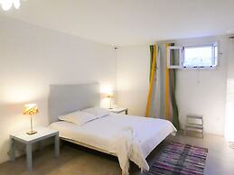 Glyfada CN Cheerful 5 Bedroom Home on the Beach