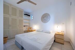 Villa Leilani 3 Bedroom Home by the Beach