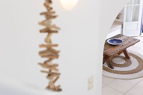 Villa Leilani 3 Bedroom Home by the Beach