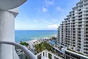 Stylish Oceanview Apartment, Prime Location!