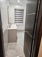 Room in Guest Room - Serene Retreat in Brampton - Private Room With Ci