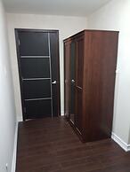 Room in Guest Room - Serene Retreat in Brampton - Private Room With Ci