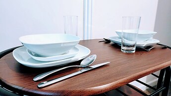 Camberley - 1-bed Annex - Sleeps 2 - Garden