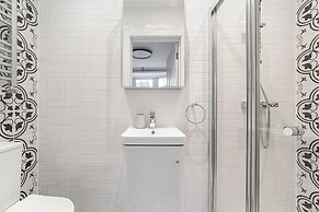 Spacious Room In Morden