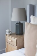 Spacious Room In Morden