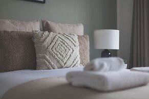 Spacious Room In Morden