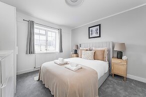 Spacious Room In Morden