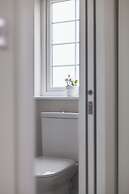 Spacious Room In Morden