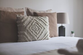 Spacious Room In Morden