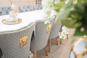 Brand NEW Luxury 10bedrooms At Windsor Island