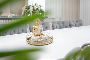 Brand NEW Luxury 10bedrooms At Windsor Island