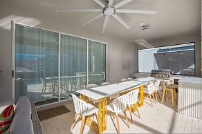 Brand NEW Luxury 10bedrooms At Windsor Island