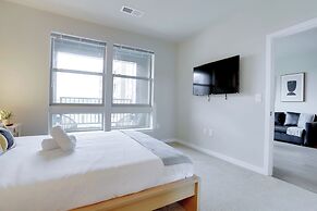 Apartment 15-Min Walk to Metro