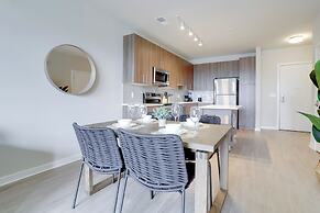 Apartment 15-Min Walk to Metro