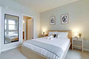 Apartment 15-Min Walk to Metro