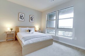 Apartment 15-Min Walk to Metro