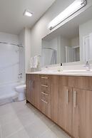 Apartment 15-Min Walk to Metro