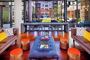 Apartment 15-Min Walk to Metro