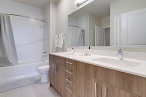 Apartment 15-Min Walk to Metro