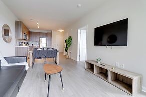 Apartment 15-Min Walk to Metro