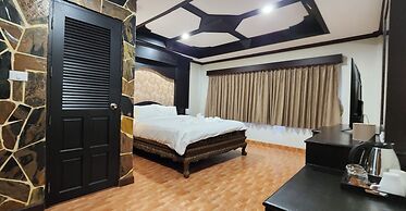 Arya Suites Patong Beach