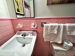 Chesterfield Hotel by OYO Hwy 9