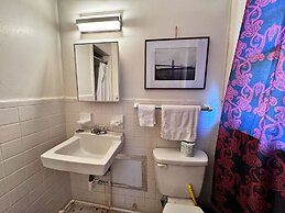 Chesterfield Hotel by OYO Hwy 9