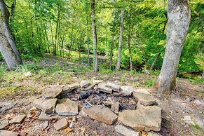 Creek Access, Fire Pit & Grill: Summerville Studio