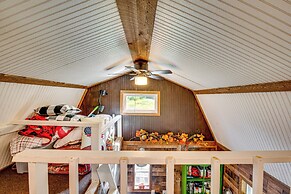 Creek Access, Fire Pit & Grill: Summerville Studio