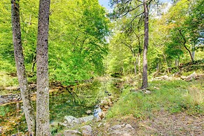 Creek Access, Fire Pit & Grill: Summerville Studio