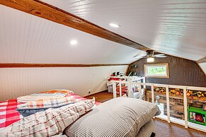 Creek Access, Fire Pit & Grill: Summerville Studio