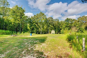 Creek Access, Fire Pit & Grill: Summerville Studio