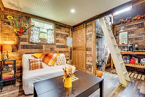 Creek Access, Fire Pit & Grill: Summerville Studio