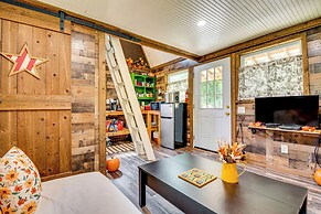 Creek Access, Fire Pit & Grill: Summerville Studio