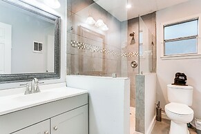 Cabin w/ Hot Tub in Valley View: Pets Welcome!